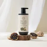 DAENG GI MEO RI Black Garlic & Curcumin Treatment - Кондиционер для ухода за густыми волосами и защиты от ломкости, 500 мл — фото 2
