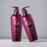DAENG GI MEO RI Oily scalp Shampoo - В глубоко очищающий шампунь для жирной кожи головы, 500 мл — фото 3