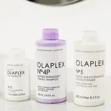 Olaplex N4P Blond Enhancer Toning Shampoo - фиолетовый тонирующий шампунь, нейтрализующий желтоватые оттенки, 250 мл — фото 3