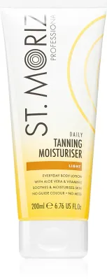 St. Moriz Daily Tanning Moisturiser - Увлажняющий крем для автозагара без цвета тип Light, 200 мл