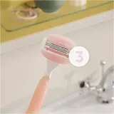 Бритва женская Gillette Venus ComfortGlide Spa Breeze 3 лезвия, с гелевыми полосками, со сменными кассетами, 1 шт — фото 3