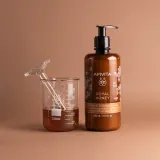 Apivita Royal Honey Creamy Shower Gel - Увлажняющий гель для душа с эфирными маслами — фото 6