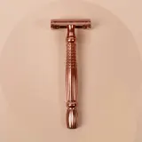 Wilkinson Sword Intuition Rose Gold Razor - Бритва + сменные лезвия 10 шт — фото 4