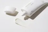 mixsoon Centella - легкий защитный гель-крем SPF 50+, 50 г — фото 3