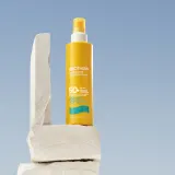 Biotherm Waterlover Milky Sun Spray SPF 50+ - Крем для загара SPF 50+, 200 мл — фото 4