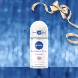 NIVEA Rose Touch - Подарочный набор питательной и увлажняющей косметики для лица — фото 4