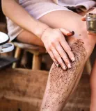 Скраб для лица и тела Almara Soap Face Body Scrub отшелушивающий, с кофе и маслом ши, 110 г с ароматом Sweet Coffee — фото 3