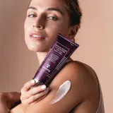 Sisley Black Rose Beautifying Emulsion - Увлажняющий эмульсия для тела, 200 мл — фото 5