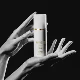 Sisley Sisleÿa L'Integral Anti-Aging Concentrate Hand Care - Омолаживающий крем для рук от пигментации SPF 30, 75 мл — фото 2