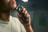 Электробритва Philips Series 5000 Wet Dry S5886/38 с подставкой для зарядки, 1 шт — фото 4