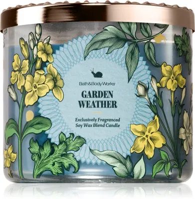 Bath & Body Works Garden Weather - Ароматическая свеча, 411 г