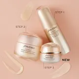 Shiseido Benefiance Wrinkle Smoothing Eye Cream - Питательный крем для глаз, уменьшающий морщины, 15 мл — фото 4