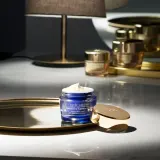 Estee Lauder Revitalizing Supreme+ Night Intensive Restorative Creme - Интенсивно восстанавливающий ночной крем, 50 мл — фото 3