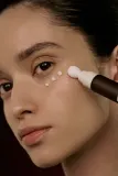 SKIN1004 Madagascar Centella Probio-Cica Bakuchiol Eye Cream - Крем против морщин для глаз с успокаивающим действием — фото 8