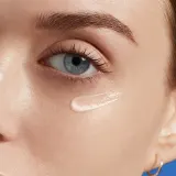 Biotherm Aquasource Total Eye Revitalizer - Уход за кожей, устраняющий отеки и темные круги под глазами с охлаждающим эффектом, 15 мл — фото 5