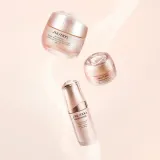 Shiseido Benefiance Wrinkle Smoothing Day Cream - Противоморщинный крем для лица SPF 25, 50 мл — фото 6