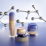 Shiseido Vital Perfection LiftDefine Radiance Night Concentrate - Сыворотка для лица с лифтинг-эффектом на ночь, 40 мл — фото 6