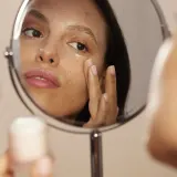 Payot Roselift Creme Liftante Regard - Крем для глаз, уменьшающий темные круги и морщины, 15 мл — фото 4
