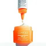 Clinique Superdefense SPF 40 Fatigue + 1st Signs of Age Multi Correcting Gel - Увлажняющий крем против первых признаков старения кожи — фото 6