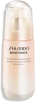 Shiseido Benefiance Wrinkle Smoothing Day Emulsion - Крем для лица с защитным эмульсией против старения кожи SPF 20, 75 мл