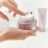 Dr Irena Eris Volumeric - Крем для глаз с SPF 20, заполняющий морщины, 15 мл — фото 4