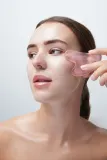 Brushworks Resin Rose Roller & Gua Sha - Набор для ухода за кожей — фото 6