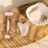 Zoë Ayla Luxurious Rose Gua Sha Therapy Tool - аксессуары для массажа, 1 шт — фото 2