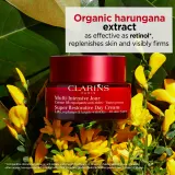 Clarins Super Restorative Day Cream - Крем на день для всех типов кожи, 50 мл — фото 5