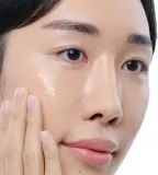The Ordinary Alpha Arbutin 2% + HA - Сыворотка для лица с гиалуроновой кислотой, которая придает сияние — фото 4