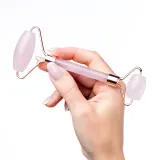 Notino Skincare Tools Rose Quartz Massage Roller - Аксессуары для массажа лица и области вокруг глаз, 1 шт — фото 3