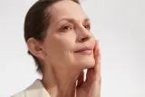 L’Occitane Immortelle Precious Essential - Освежающий увлажняющий тоник, 200 мл — фото 2