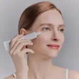 WHAMISA Organic Flowers Eye Essence - Сыворотка для глаз с отбеливающим эффектом и антивозрастным действием, 30 мл — фото 5