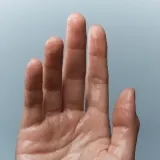 Omorovicza Daily Dew Serum - Сыворотка интенсивного увлажнения для ежедневного использования, 50 мл — фото 7