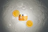 Rodial Vit C Brightening Cleansing Pads - Очищающие ватные диски с витамином C, 50 шт — фото 4