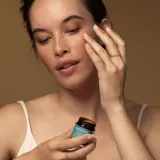 Antipodes Anoint H2O De-Puffing Eye Gel - Увлажняющий гель для глаз против отеков, 30 мл — фото 2