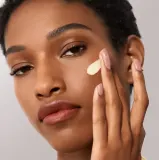 Bobbi Brown Vitamin Enriched Smoothing Serum - Сыворотка осветляющая с витамином C, 30 мл — фото 3