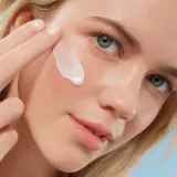 Origins Youthtopia Peptide Plumping Apple Cream - Крем увлажняющий и смягчающий, восстанавливающий защитный барьер кожи, 50 мл — фото 3