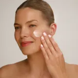 SKINSOO LuminaCell Exosome Cream - Осветляющий крем для лица, 50 мл — фото 5