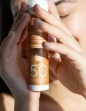 Korres Red Grape Tinted Daily Sunscreen - Тонирующий крем для загара для выравнивания тона кожи SPF 50, 50 мл — фото 3