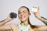 Carbon Theory Salicylic Acid & Shea Butter - Нежное очищающее мыло с эффектом пилинга, 100 г — фото 5