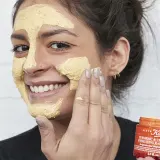 Kiehl's Turmeric & Cranberry Seed Energizing Radiance Mask - Маска для лица Turmeric Cranberry Seed Energizing Radiance с куркумой и семенами клюквы, для сияния кожи, 100 мл, 100 мл — фото 6
