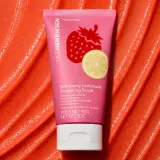 Пилинг для лица OLEHENRIKSEN Transform Strawberry Lemonade Smoothing Scrub с кислотами AHA, отшелушивающий, 90 г — фото 3