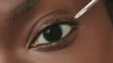 Сыворотка для ресниц и бровей Estee Lauder Turbo Lash Night Revitalizing Serum ночная, с гиалуроновой кислотой и пантенолом, 6 мл — фото 3