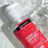 Neutrogena Clear & Defend+ - Гель для очищения кожи против прыщей, 200 мл — фото 2
