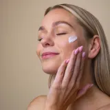 Lobey Skin Care Daily Protection Facial Cream - Охранный крем на день, 50 мл — фото 3
