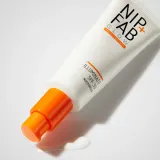 NIP+FAB Glow Illuminate - Осветляющий крем для лица SPF 30, 50 мл — фото 3