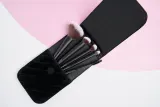 Brushworks Mini Travel Face & Eye Brush Set - Путешественный набор кистей для макияжа с чехлом, 6 шт — фото 2