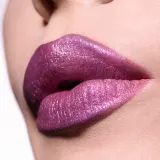 MAC Cosmetics Dazzlelips Crayon - Блестящая помада в карандаше, 1.5 г, оттенок Lunar Violet — фото 4