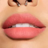 MAC Cosmetics Powder Kiss Lip + Cheek Mousse - Универсальный косметический продукт для макияжа губ и щек, 5 мл, оттенок Creamsicle — фото 6