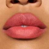 MAC Cosmetics Powder Kiss Hazy Matte - Матовая помада, 3.5 г, оттенок Dubonnet Buzz — фото 4